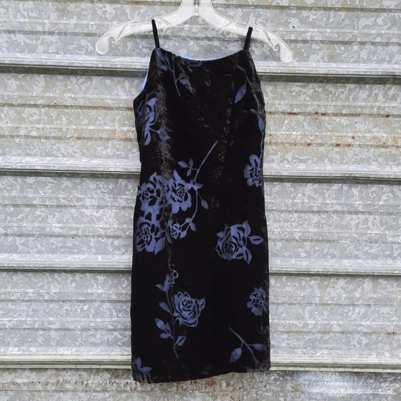 VINTAGE Black Velvet Box Cut Body Con Zip Up Back Mini Dress - Picture 15 of 15